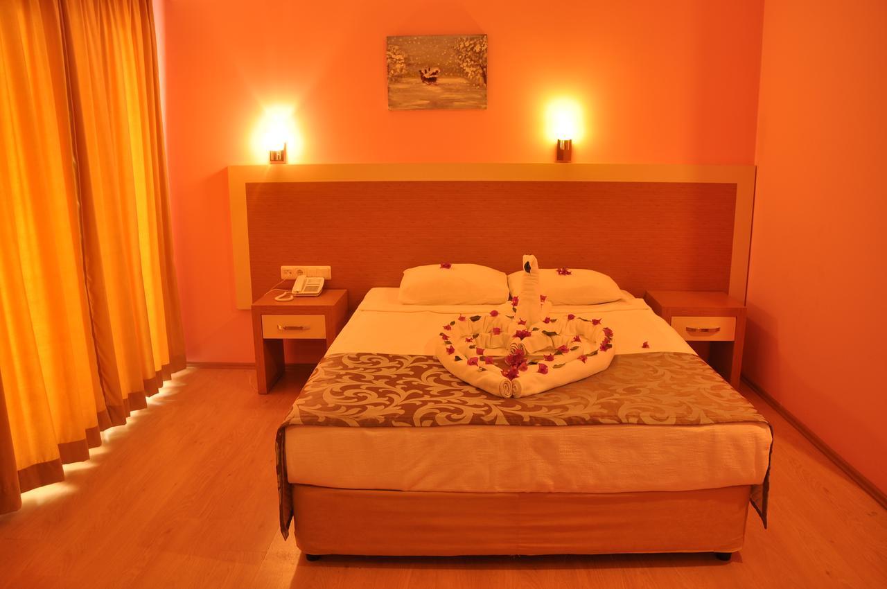 Grand Ati̇Lla Hotel Alanya Bagian luar foto